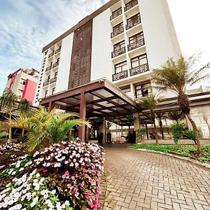 Vida Plaza Hotel